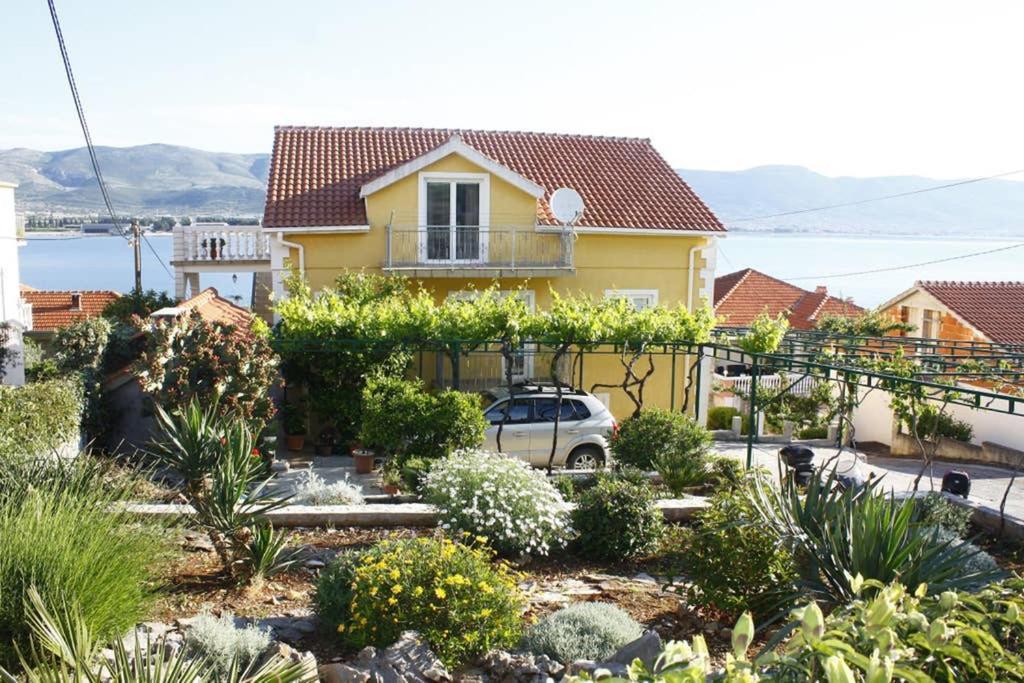 Apartmen Karmen 2 Trogir Exterior photo