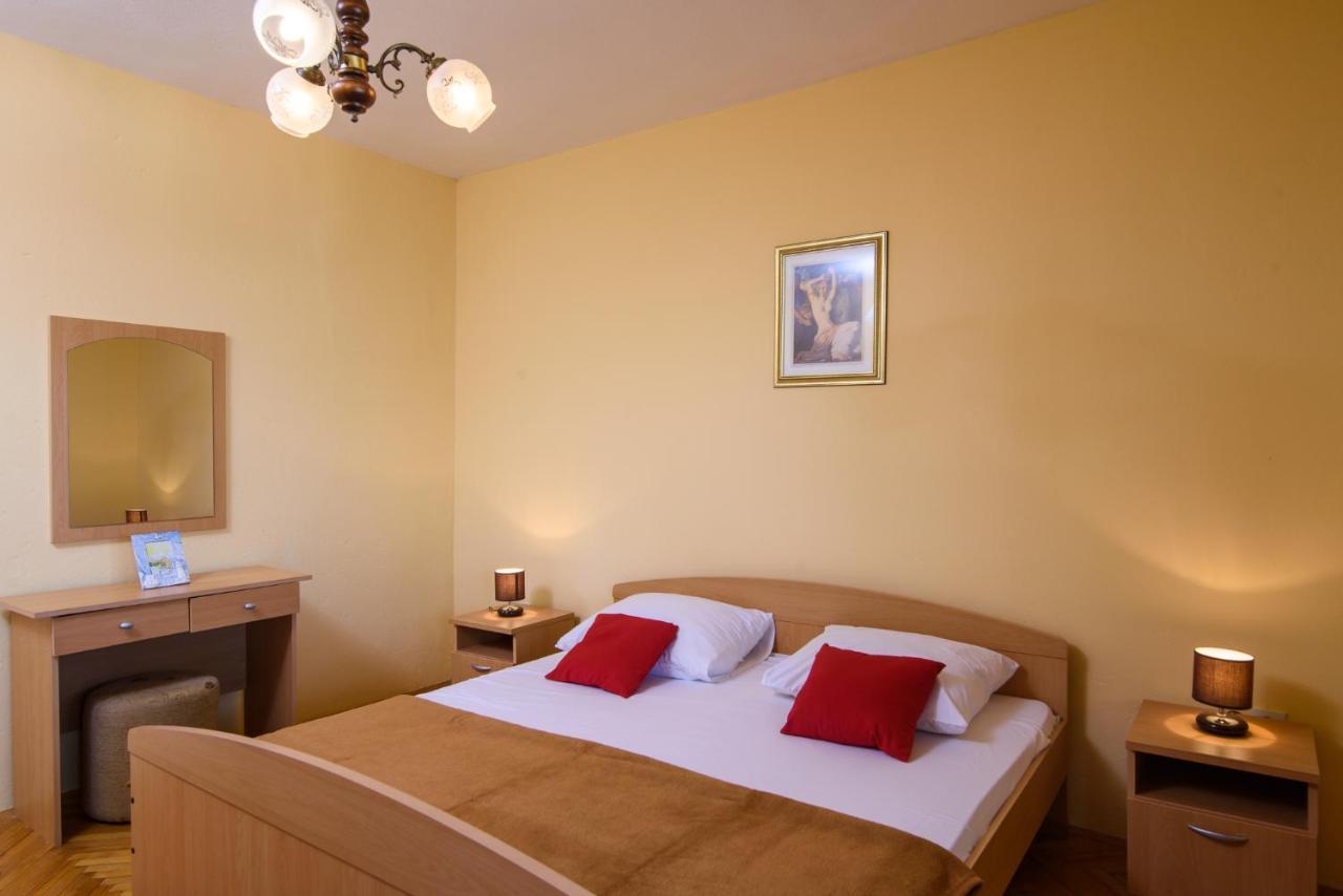Apartmen Karmen 2 Trogir Exterior photo